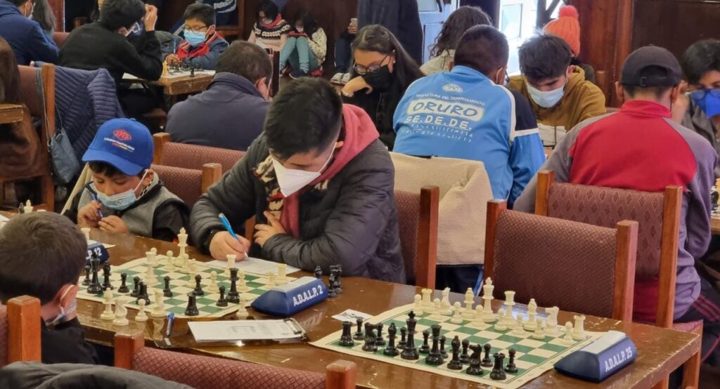 Club Blitz abre las Clases Vacacionales de Ajedrez - El Diario - Bolivia