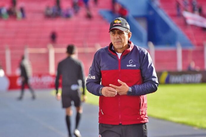 Alberto Illanes pasó a ser otro de los entrenadores cesados en el torneo local.
