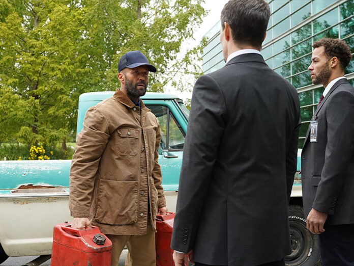 This image has an empty alt attribute; its file name is Jason-Statham-en-Beekeeper-sentencia-de-muerte-696x522.jpg