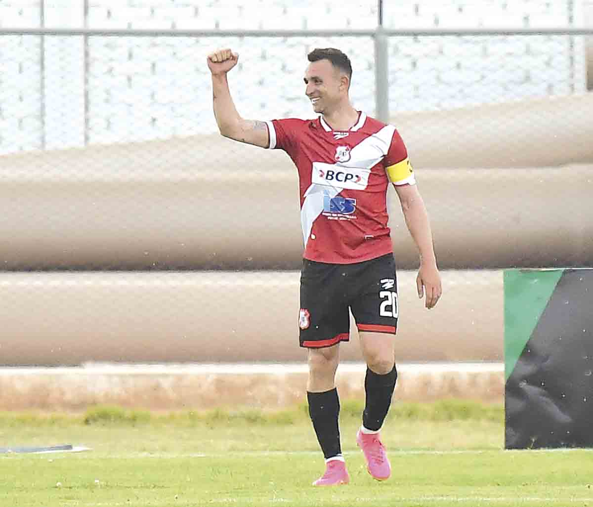 Nacional sorprende y escala en la tabla - El Diario - Bolivia