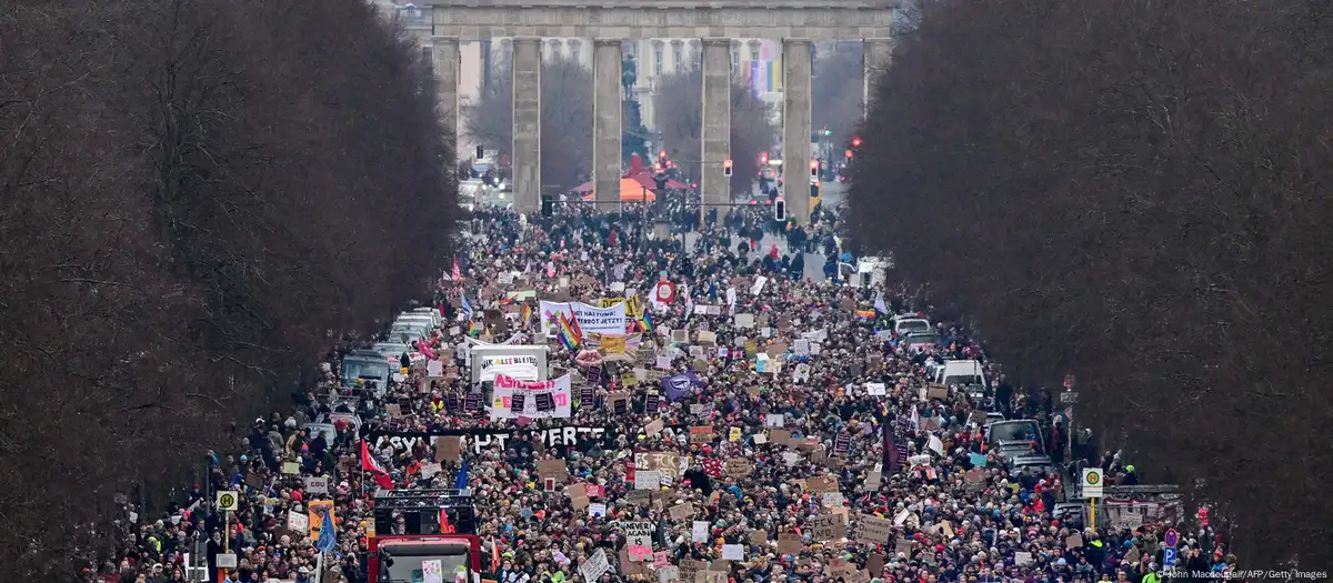 Miles de personas protestan en Berlín contra la ultraderecha - El ...