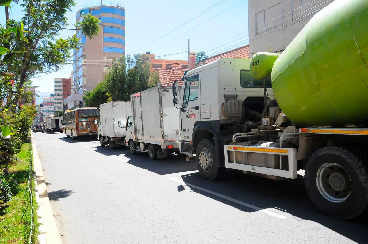 Falta de combustible genera gran malestar en la población - El Diario ...