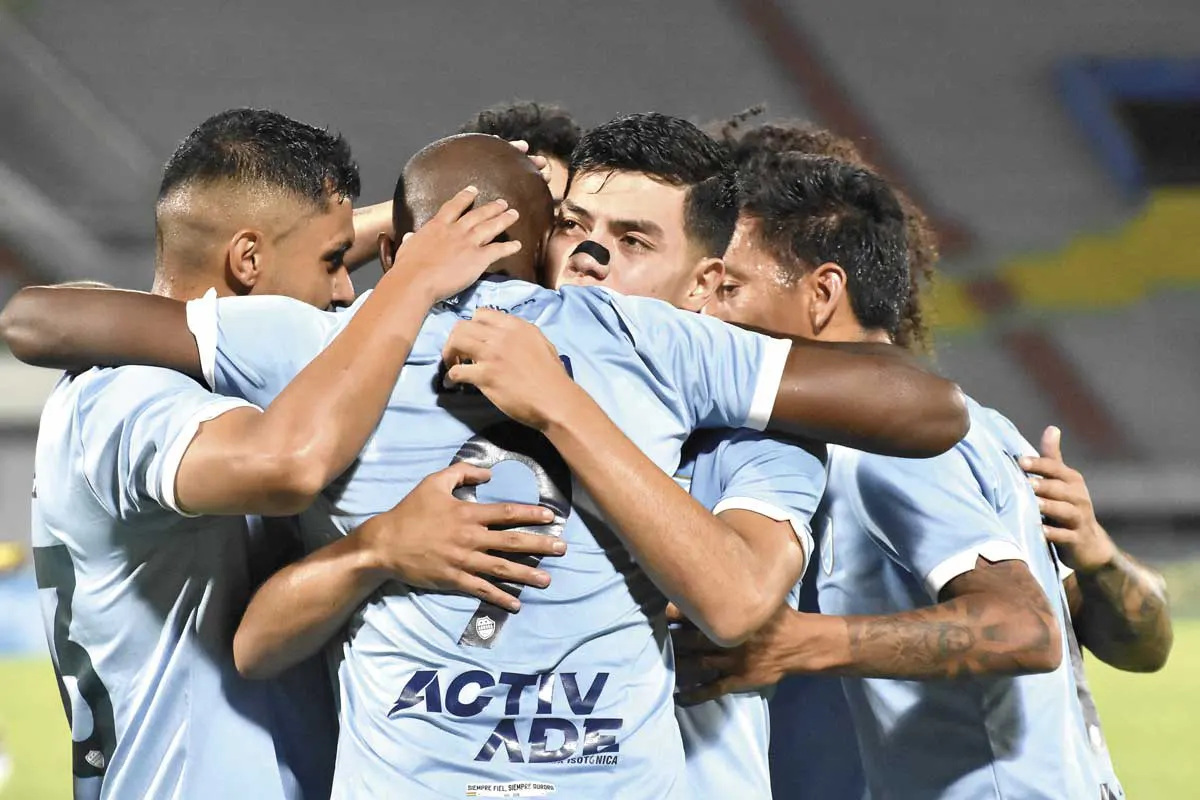 AURORA NO DESCIENDE DE CATEGORÍA