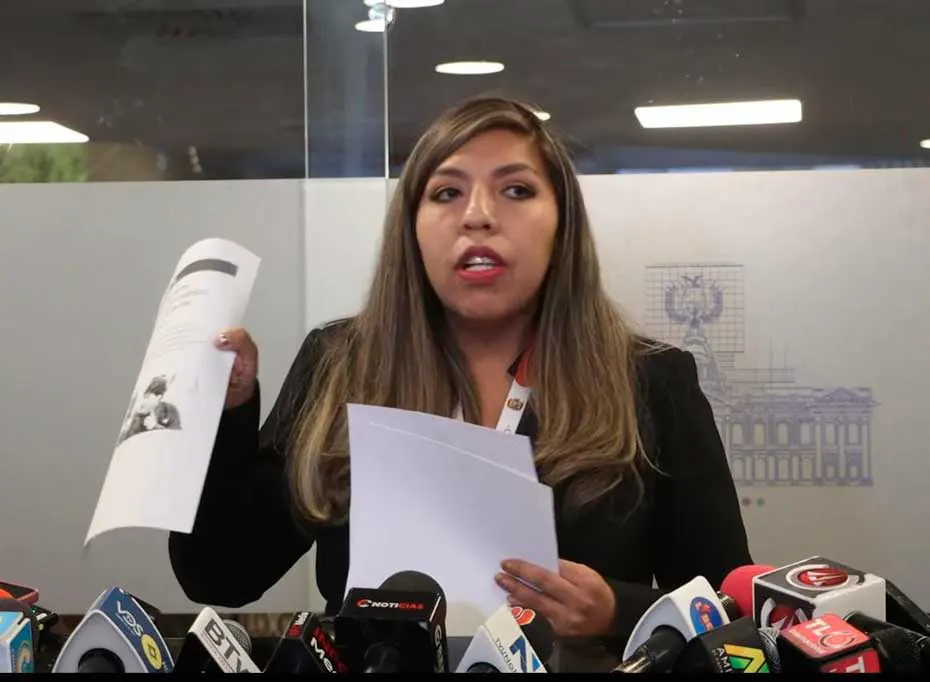 Piden revelar qué autoridades  usaron pasaporte diplomático