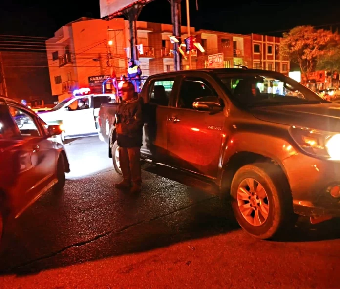 Capturan a tres sujetos por robo de vehículos - El Diario - Bolivia