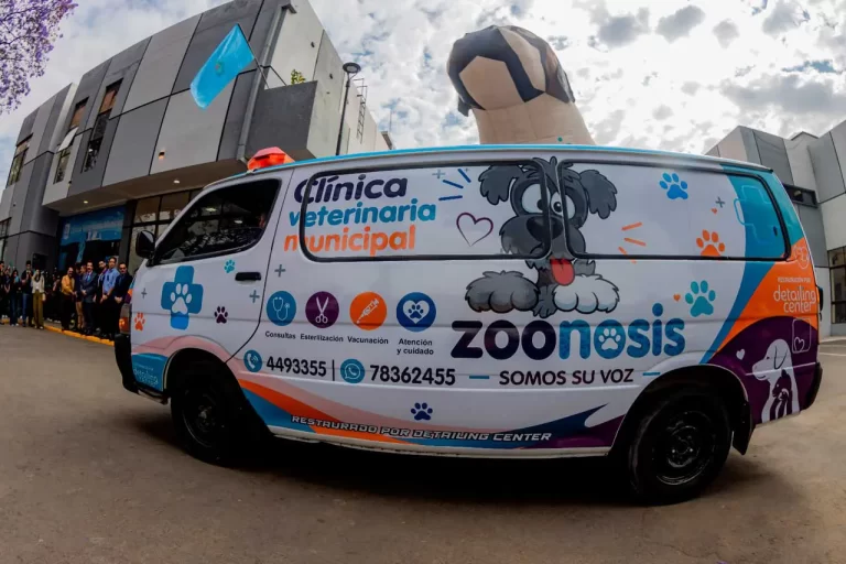 Cochabamba estrena primera  ambulancia veterinaria del país