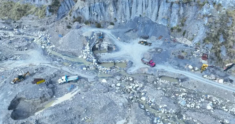 Detectan actividades mineras no autorizadas en Orkojahuira e Irpavi