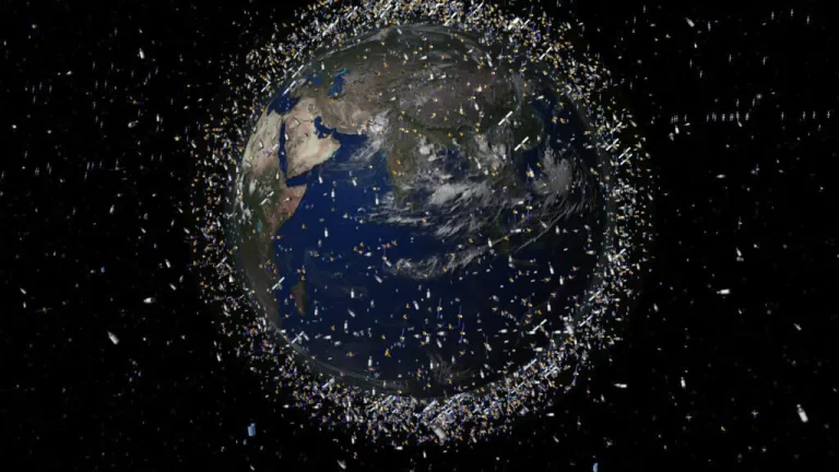 Cumbre espacial analiza que  hacer con desechos orbitales