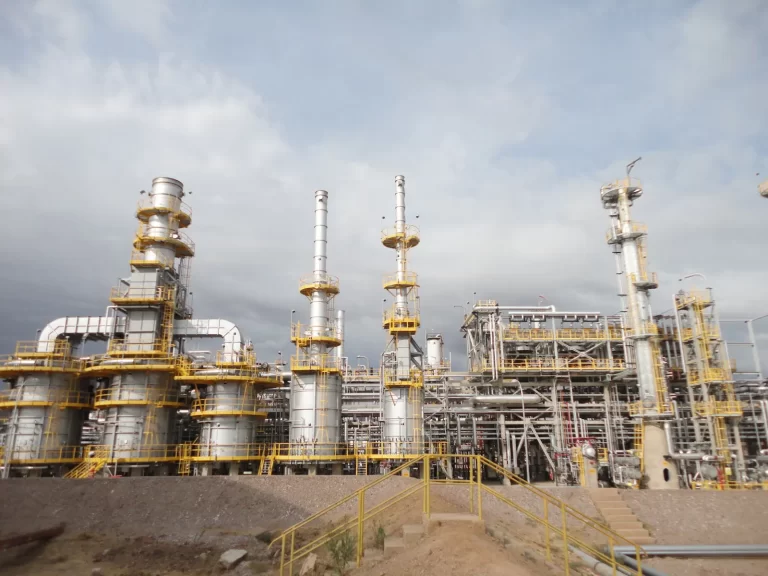 Refinación de crudo en refinerías  generará ahorro de $us 49 millones