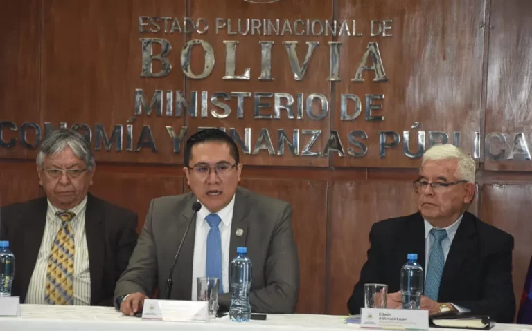 Gobierno apunta a eliminar  subvención y reducir déficit